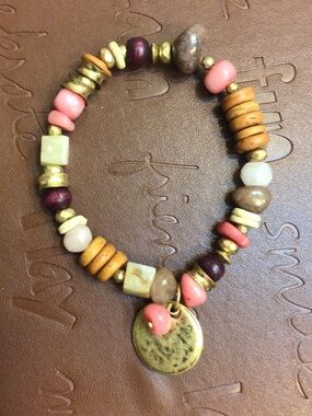 Chico’s Rose Seaglass Stretch Bracelet